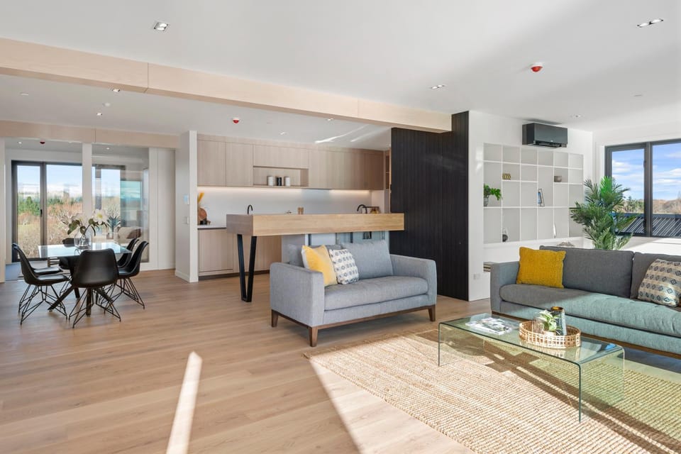 Kitchen or kitchenette, Living room, Seating area, Dining area, minibar