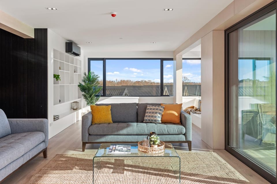 TV and multimedia, View (from property/room), Balcony/Terrace, Living room, Seating area