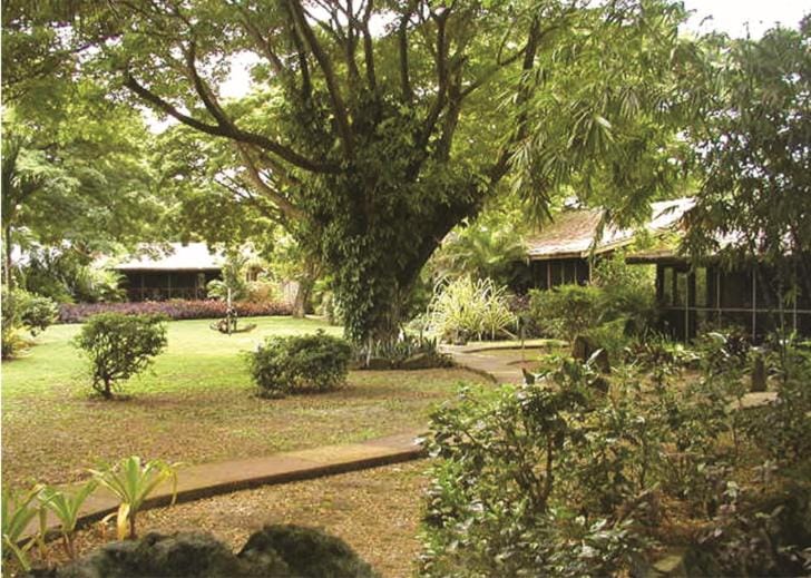 Property building, Restaurant/places to eat, Garden, Swimming pool