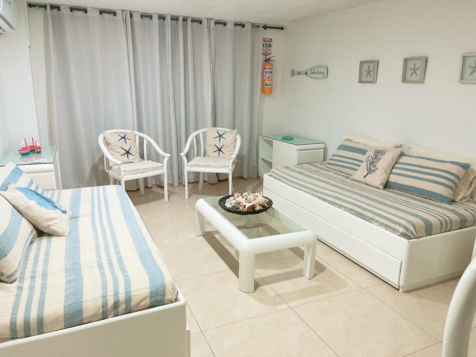 Bed, Living room