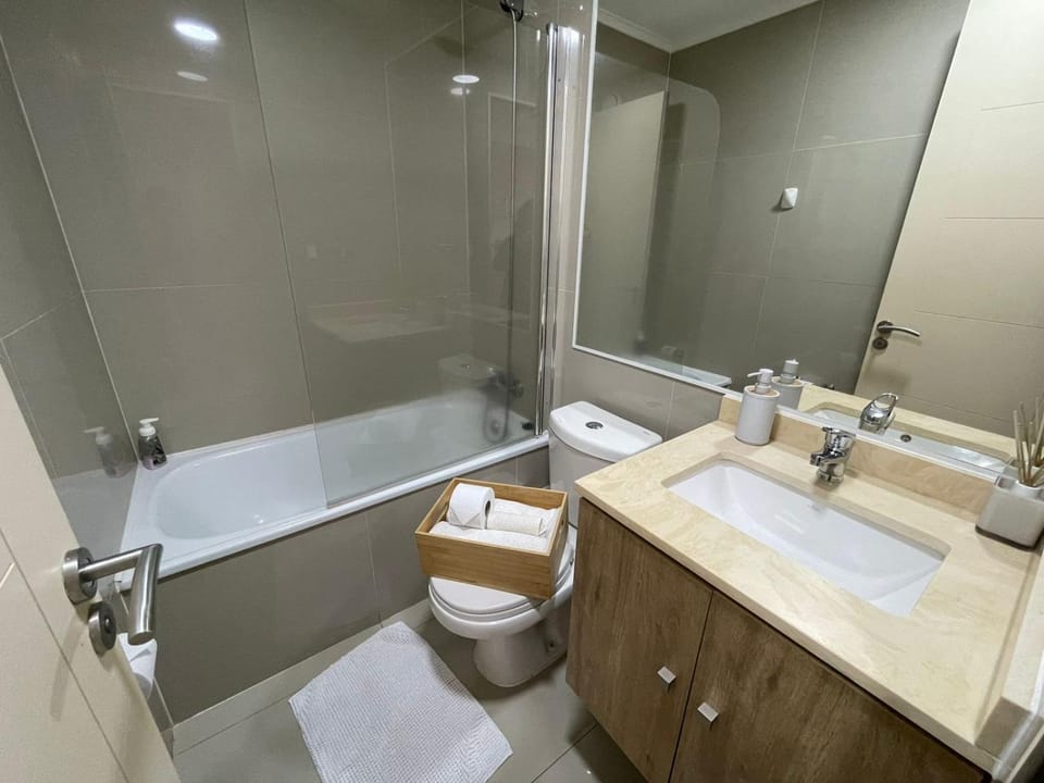 Shower, Bathroom, towels