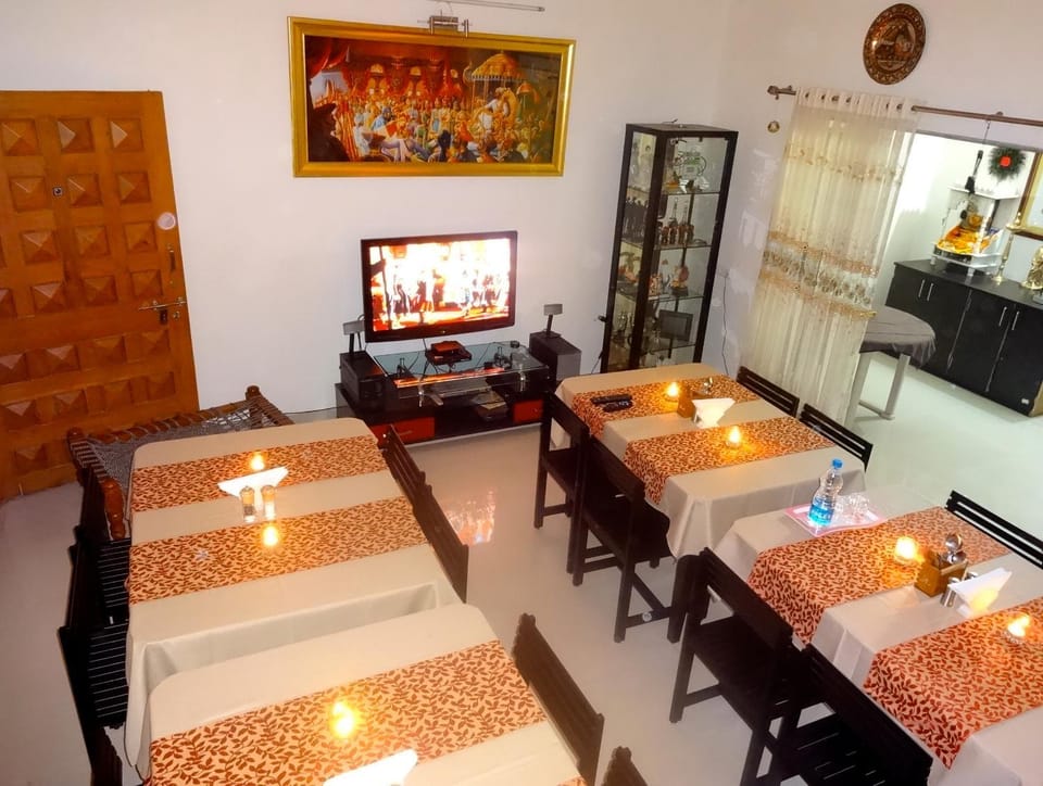 Restaurant/places to eat, Dining area