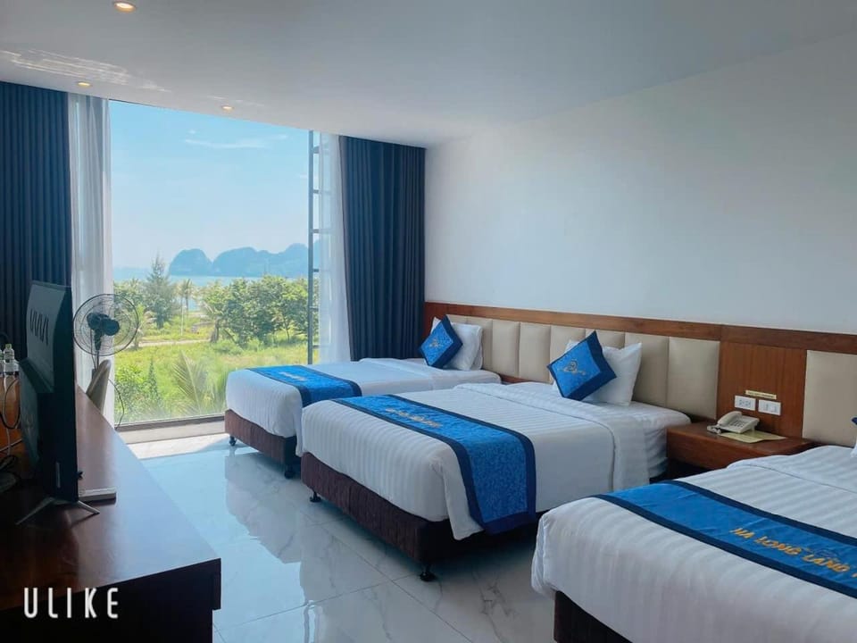 Bed, Natural landscape, Photo of the whole room