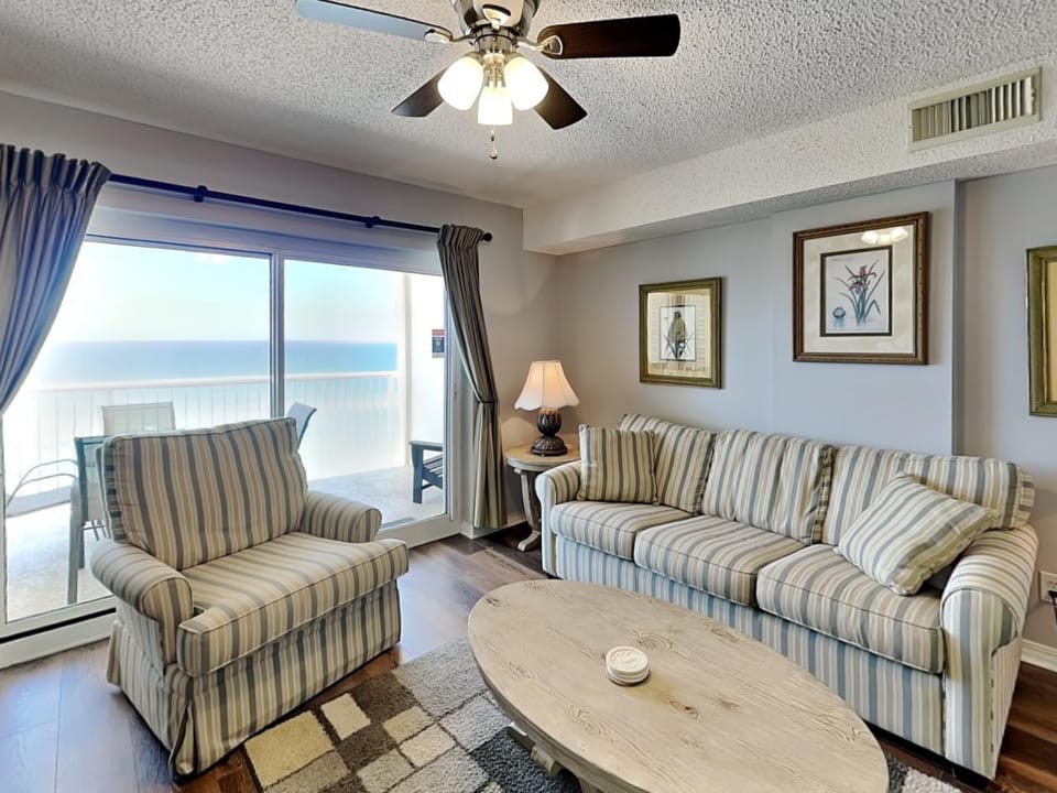 Balcony/Terrace, Living room, Seating area, Sea view, furniture