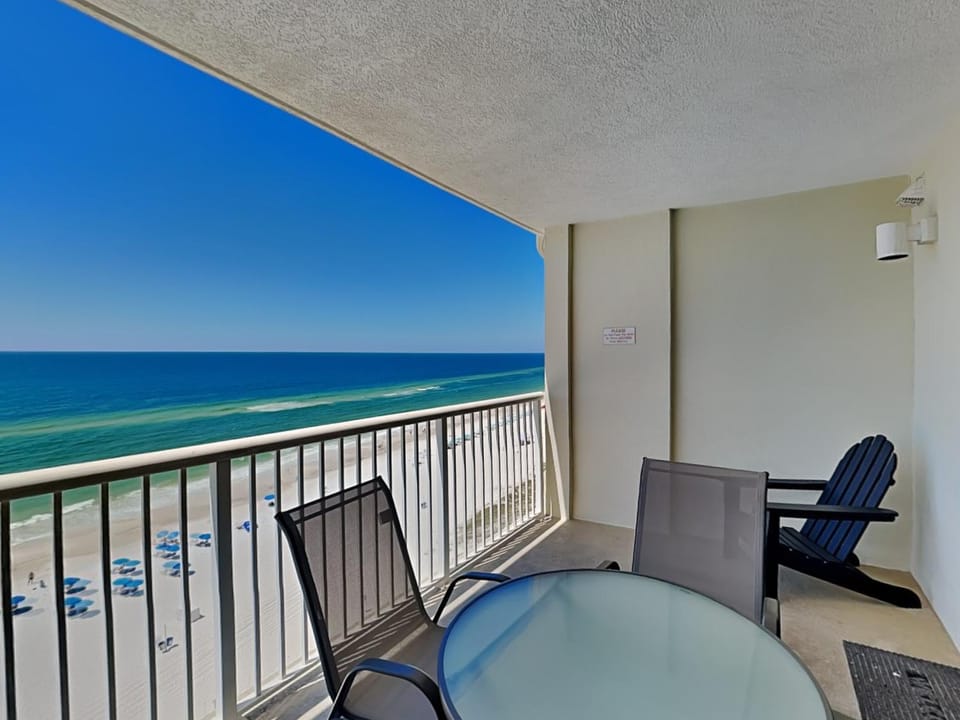 Balcony/Terrace, Seating area, Beach, Sea view, furniture