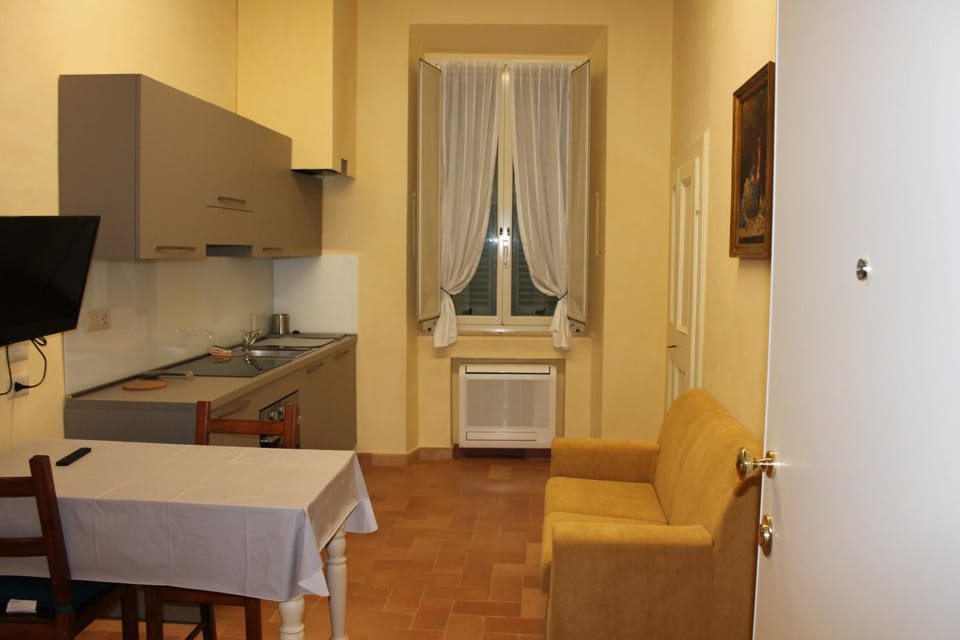 Kitchen or kitchenette, Living room, Dining area, kitchen