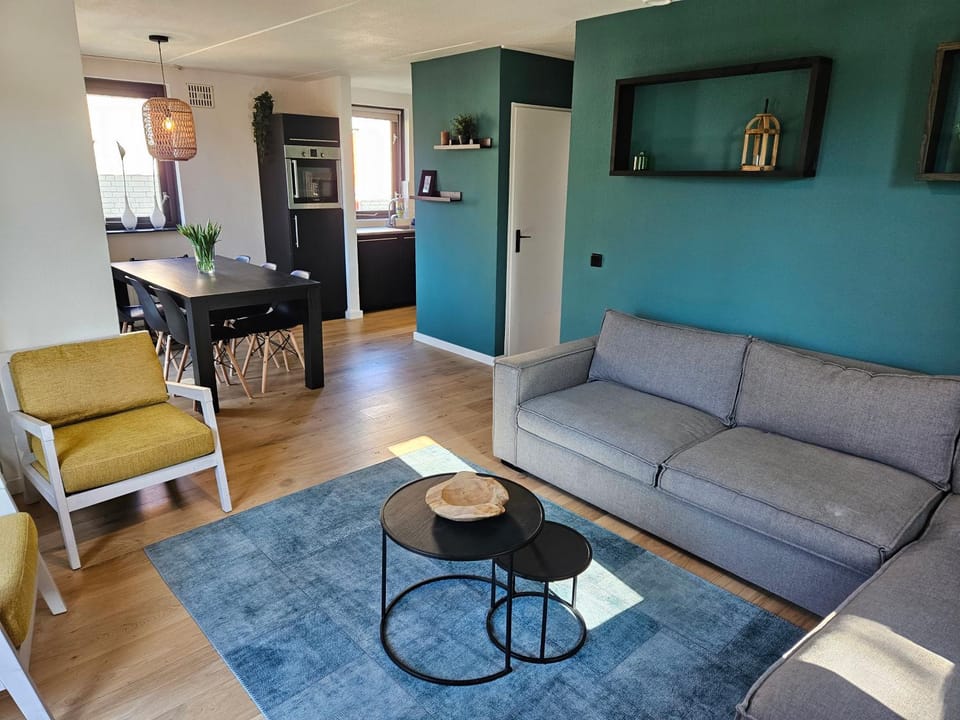 7 person House with garden, firepit, optional whirlpool, hammock, child friendly, slide, swimming lake and great coffee House in Gelderland, Netherlands