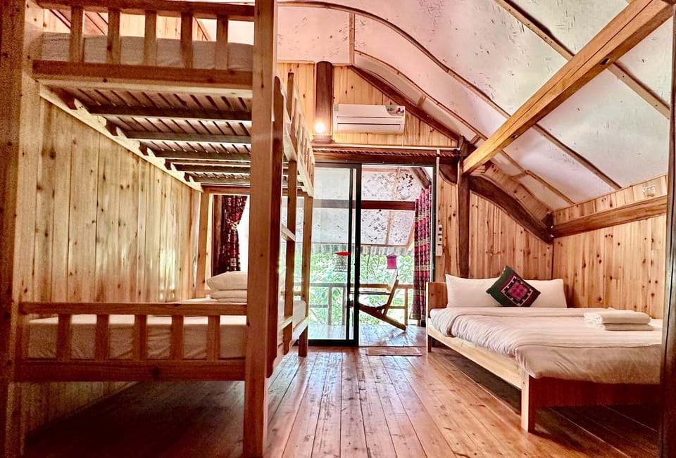 Bed, Photo of the whole room, Bedroom, bunk bed