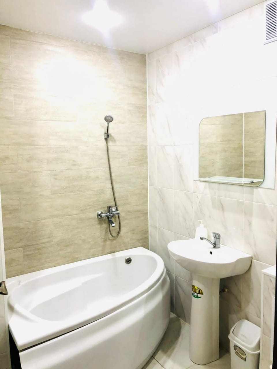 Shower, Toilet, Bathroom, Bath