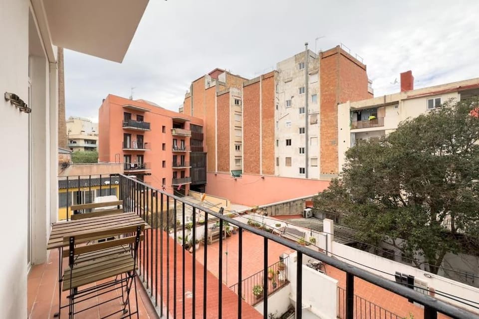 BeBarceloner Sants Apartments - 2 bedrooms Apartment in Barcelona