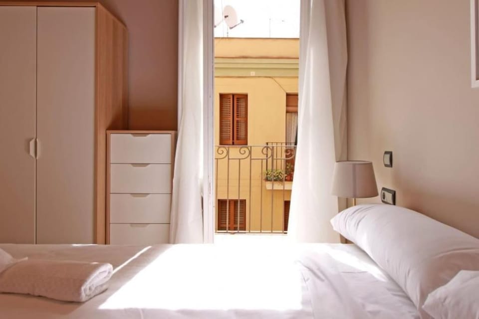 BeBarceloner Sants Apartments - 2 bedrooms Apartment in Barcelona