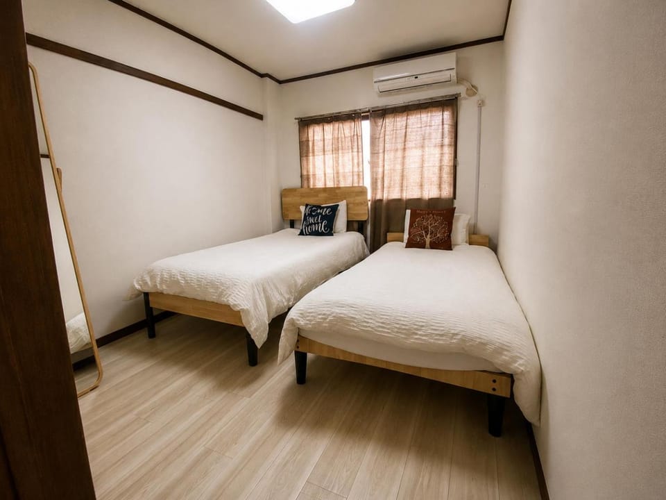 HEISIEI HOUSE Shin-Ōkubo FREE WIFI Apartment in Shinjuku