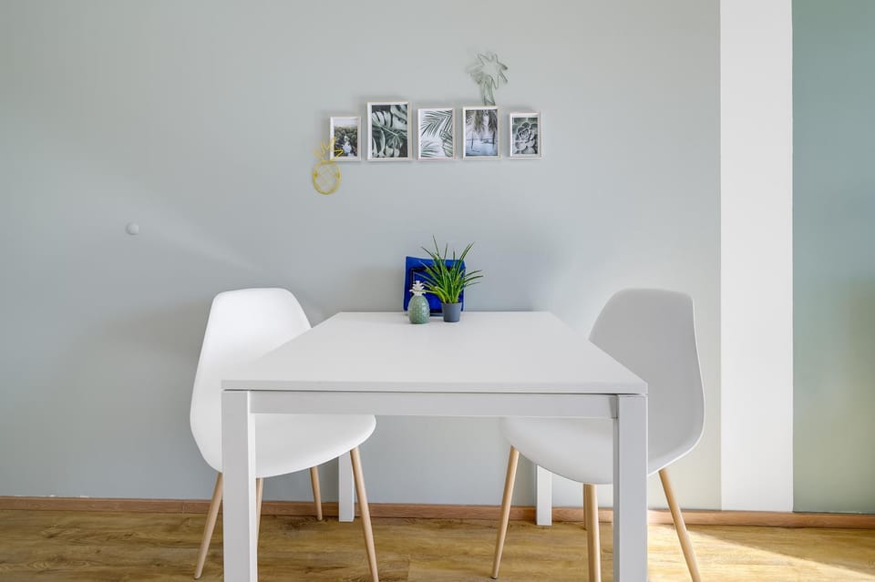 Dining area, hair dresser