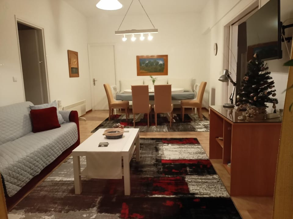 Smaragdas Paradise House in Islands