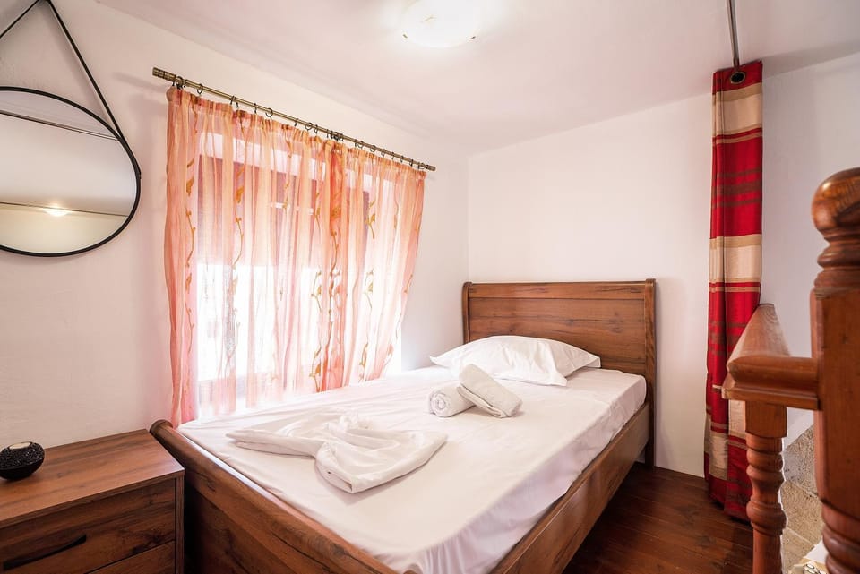 Property building, Living room, Bedroom