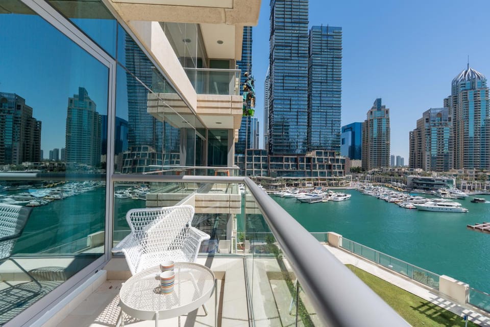 View (from property/room), View (from property/room), City view, Lake view, Pool view, Swimming pool