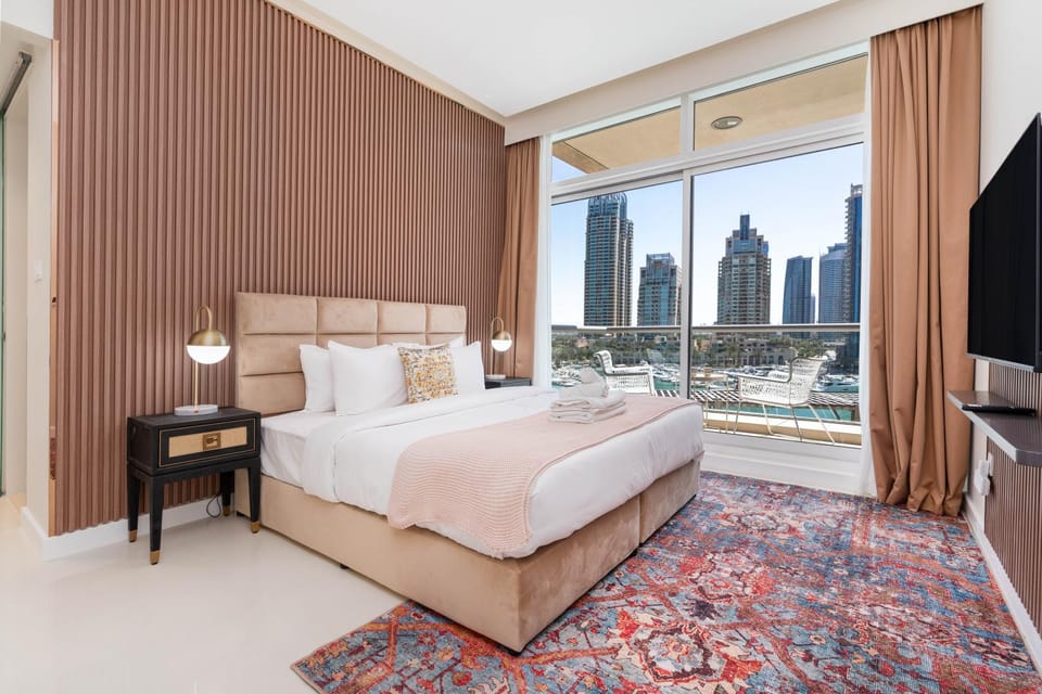 Bed, TV and multimedia, View (from property/room), Balcony/Terrace, Bedroom, towels