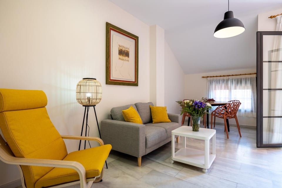Communal lounge/ TV room, Living room