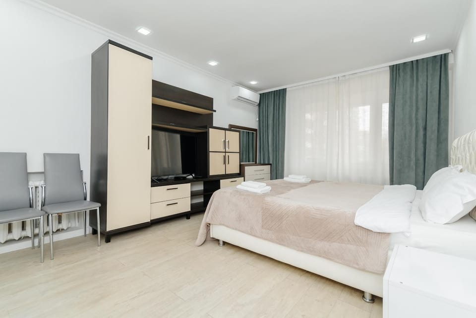 Bed, TV and multimedia, wardrobe, air conditioner