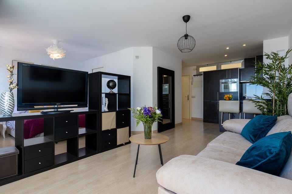 Communal lounge/ TV room, Living room
