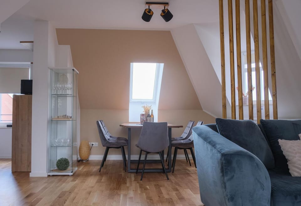 Living room, Food