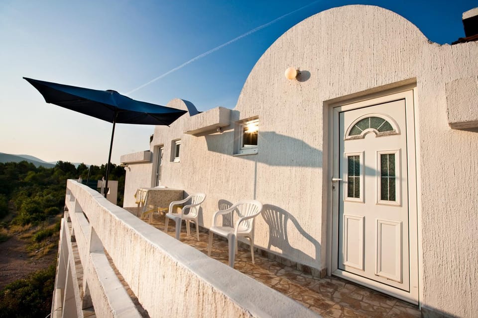 Facade/entrance, Facade/entrance, Bird's eye view