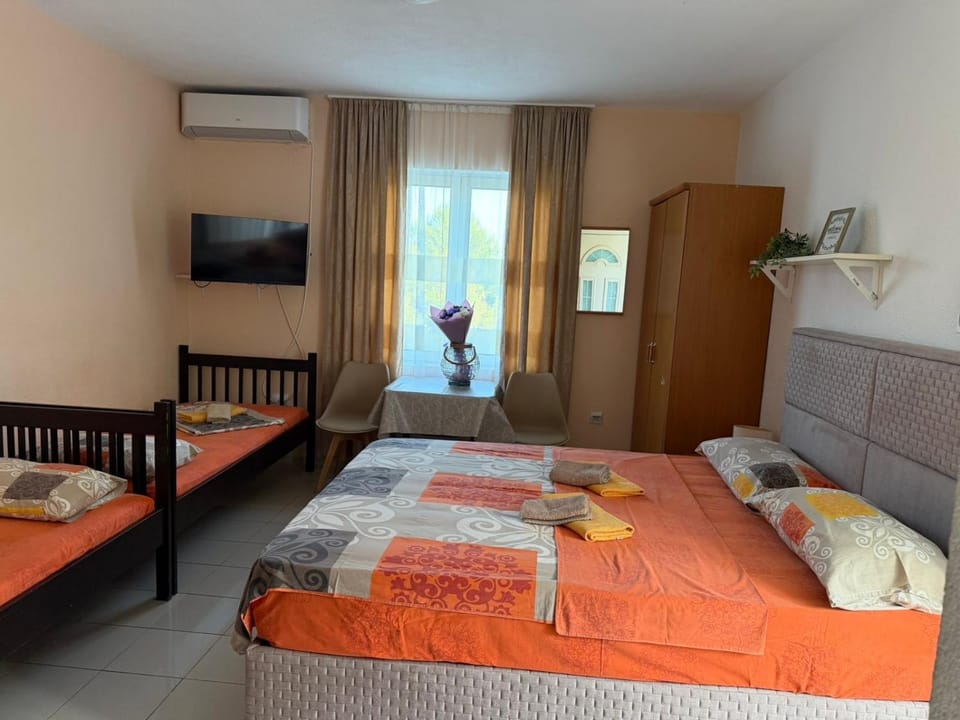 Maki Apartments - Plavi Horizonti Beach Apartment in Kotor Municipality