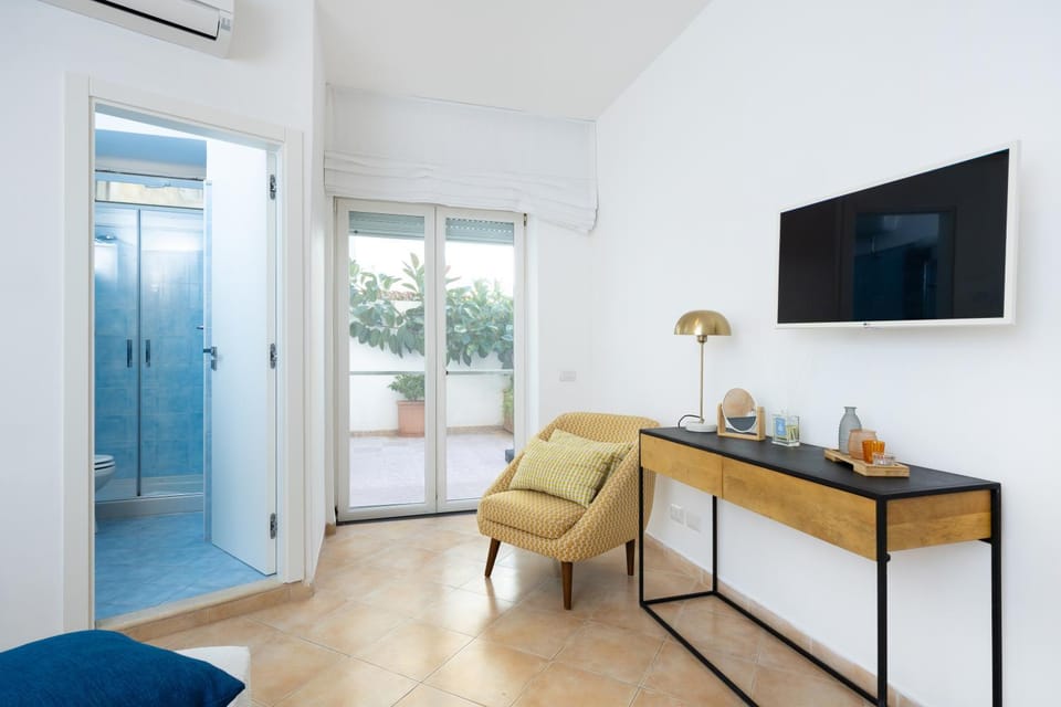 Bedroom, air conditioner, air conditioner