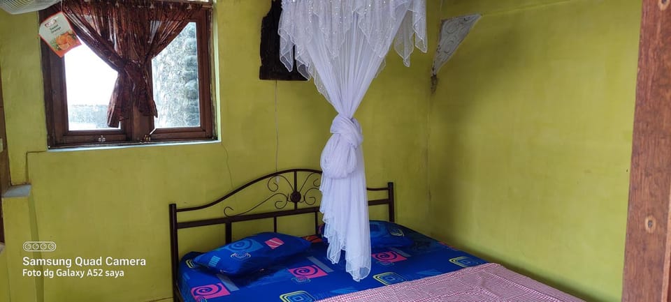 LawangInn- Restaurant-Guesthouse(B&B) Bed and Breakfast in Indonesia