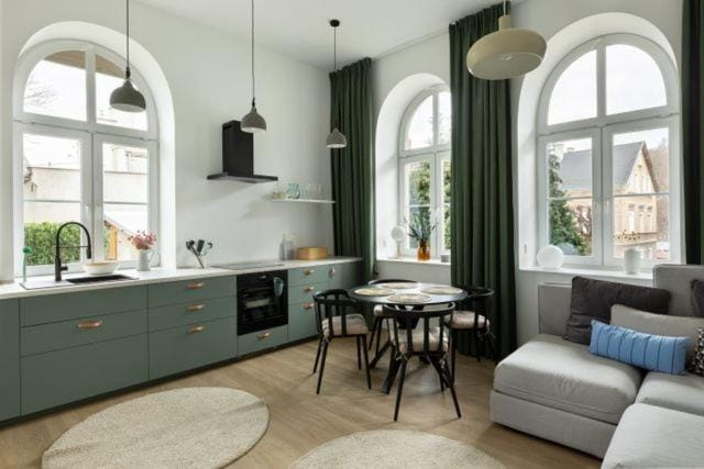 Kitchen or kitchenette, Living room, Seating area, Dining area, pet friendly, stove