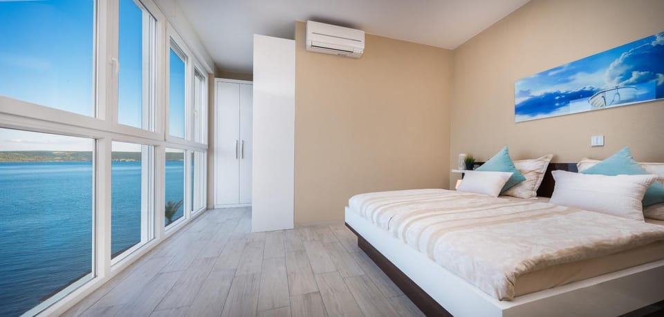 Bedroom, Sea view