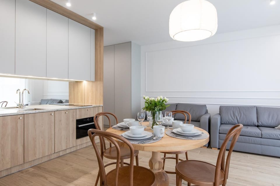 Kitchen or kitchenette, Living room, Seating area, Dining area