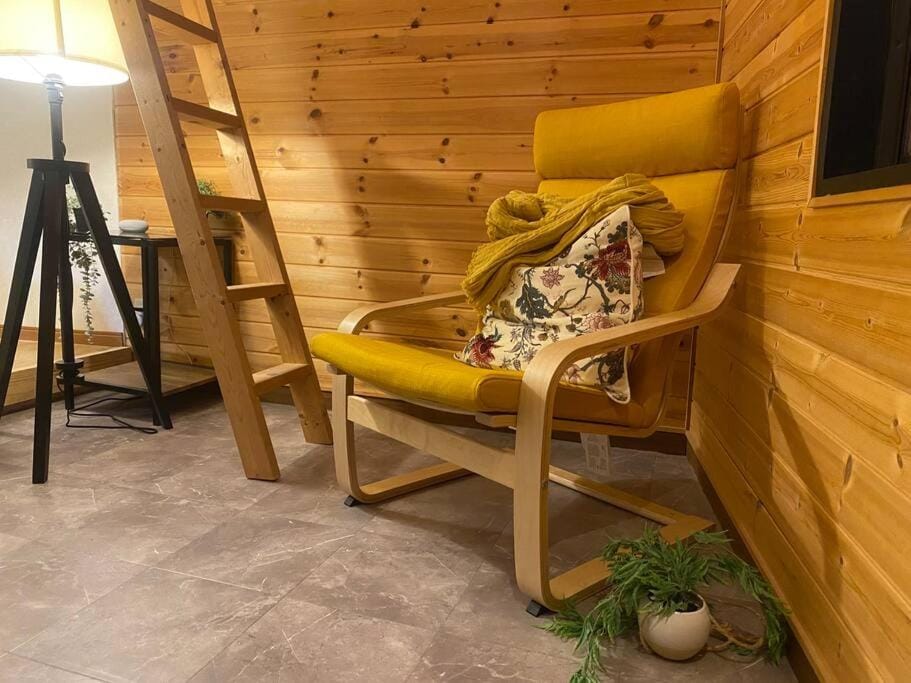 Living room, Seating area