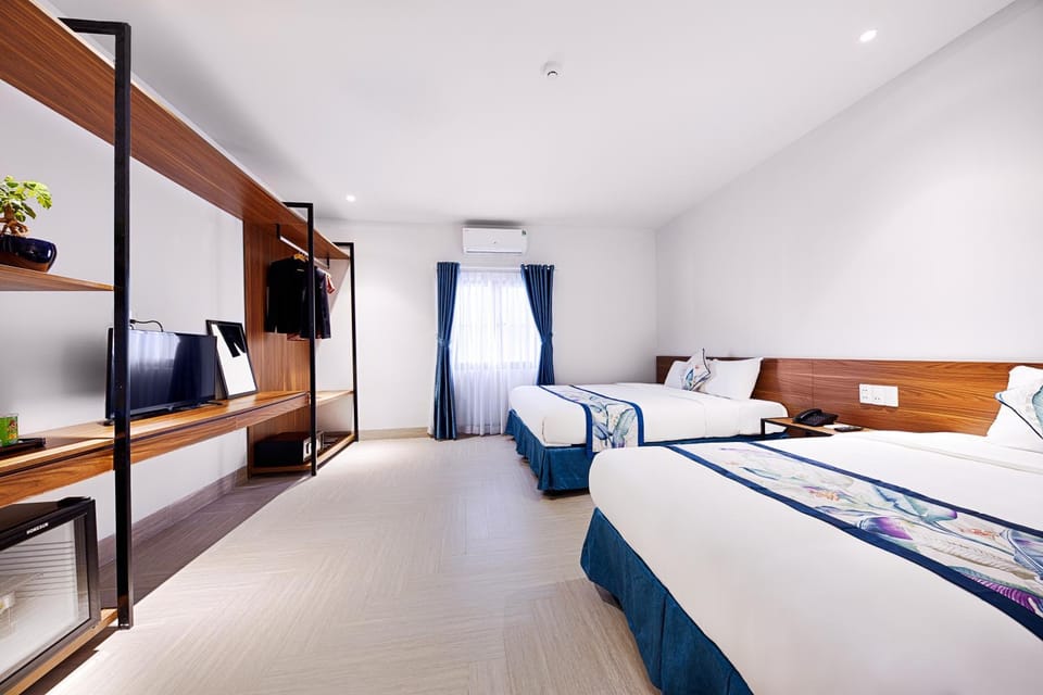 Bed, TV and multimedia, Photo of the whole room, Bedroom, wardrobe