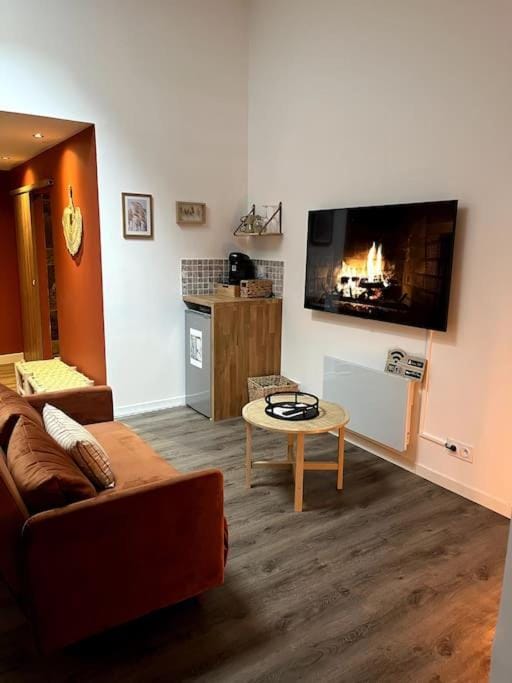La suite, avec jacuzzi & sauna Apartment in Occitanie