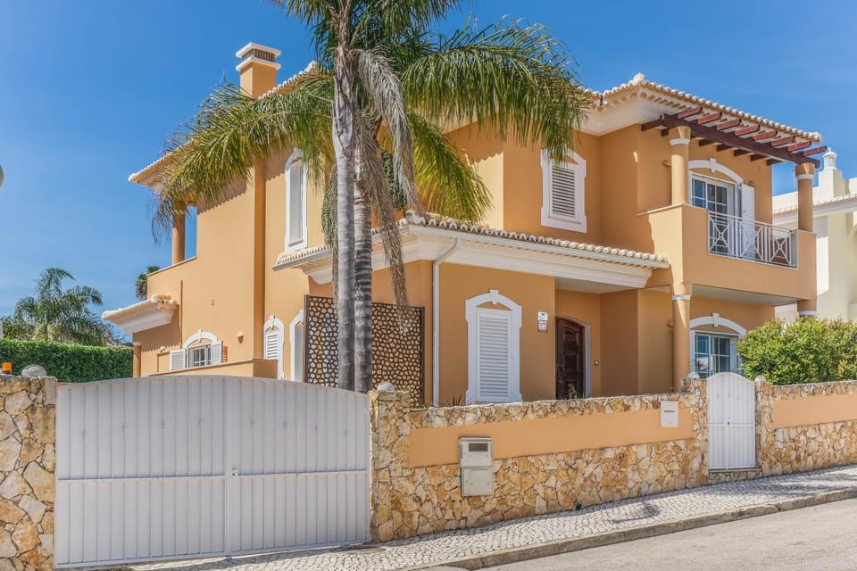 Canto do Sol, 4 Bedroom Villa Villa in Lagos