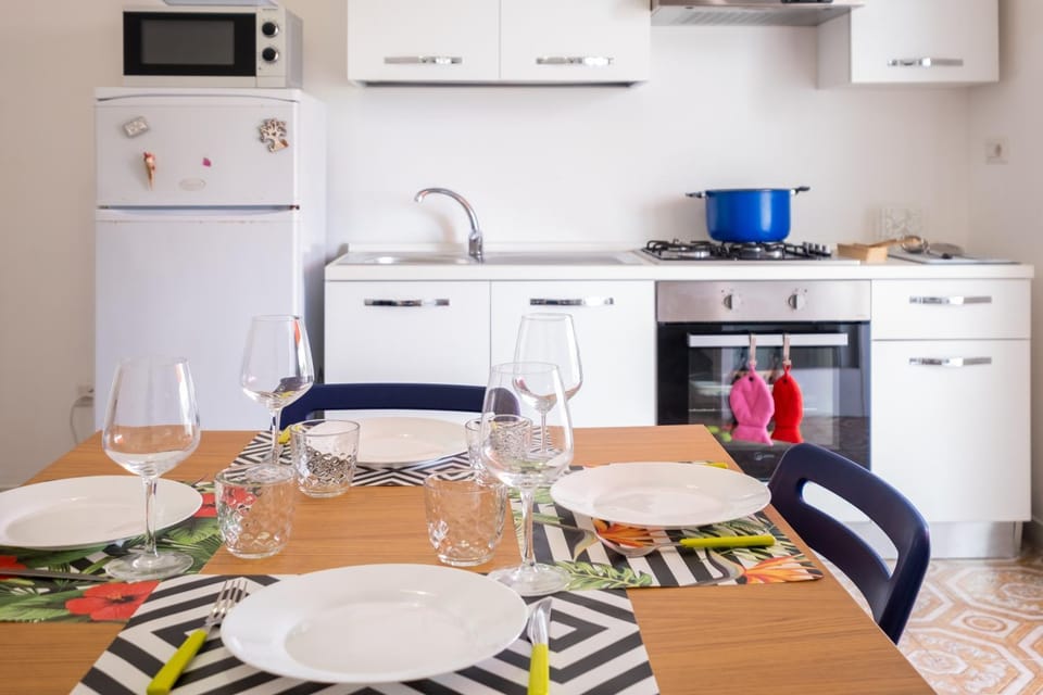 Property building, Kitchen or kitchenette, Living room