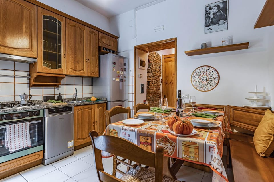 Kitchen or kitchenette, Dining area, dishwasher, pet friendly, stove