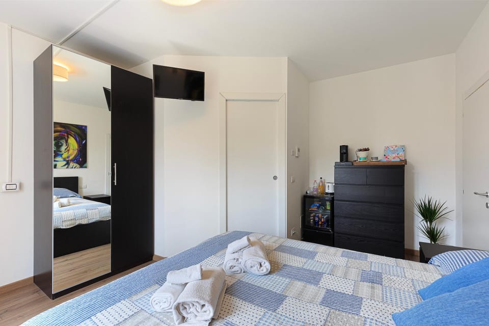 Bedroom, wardrobe