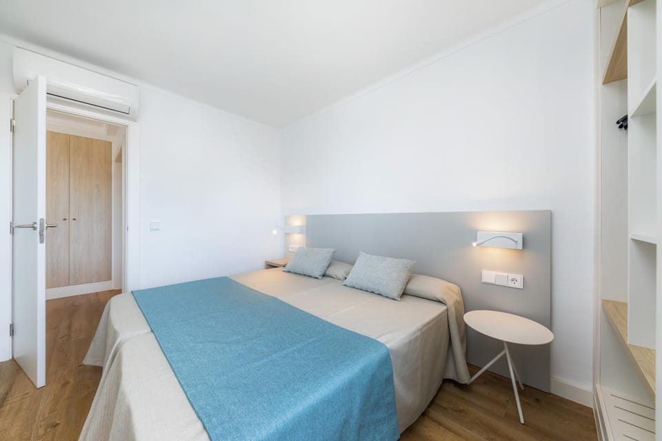 Living room, Bedroom