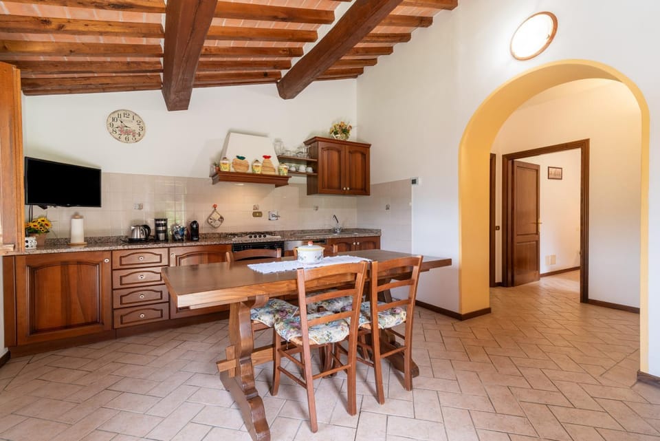 Property building, Kitchen or kitchenette, Living room