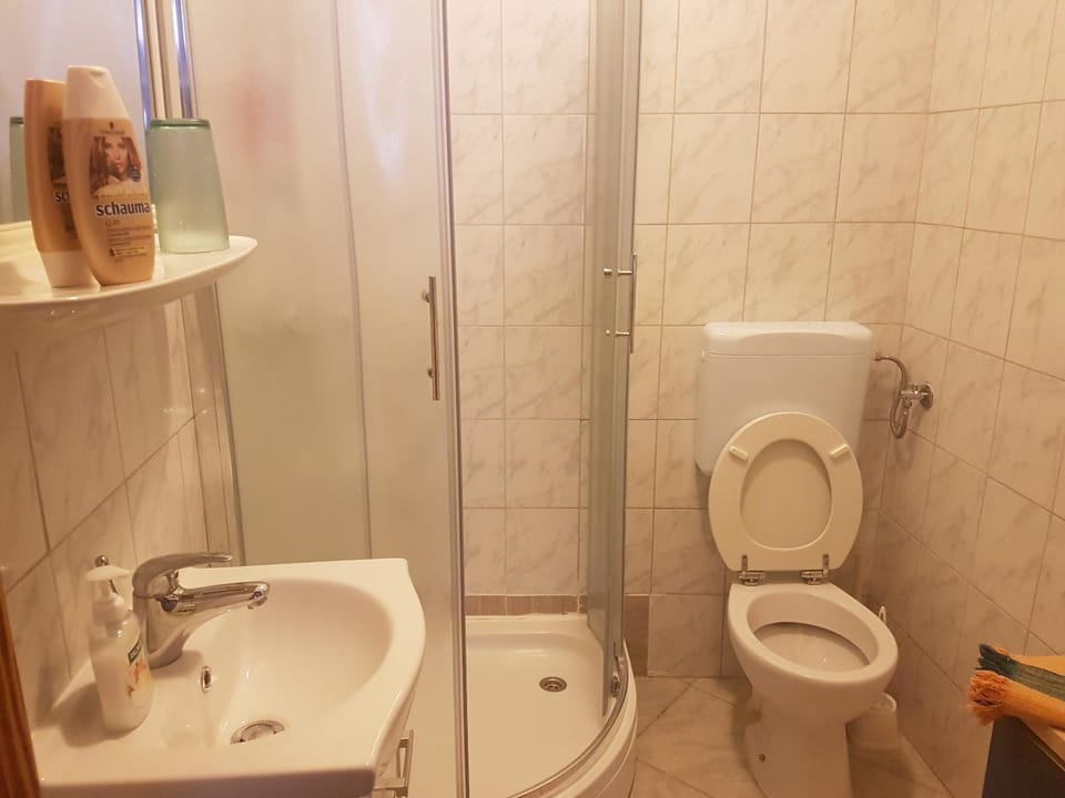 Shower, Toilet, Bathroom