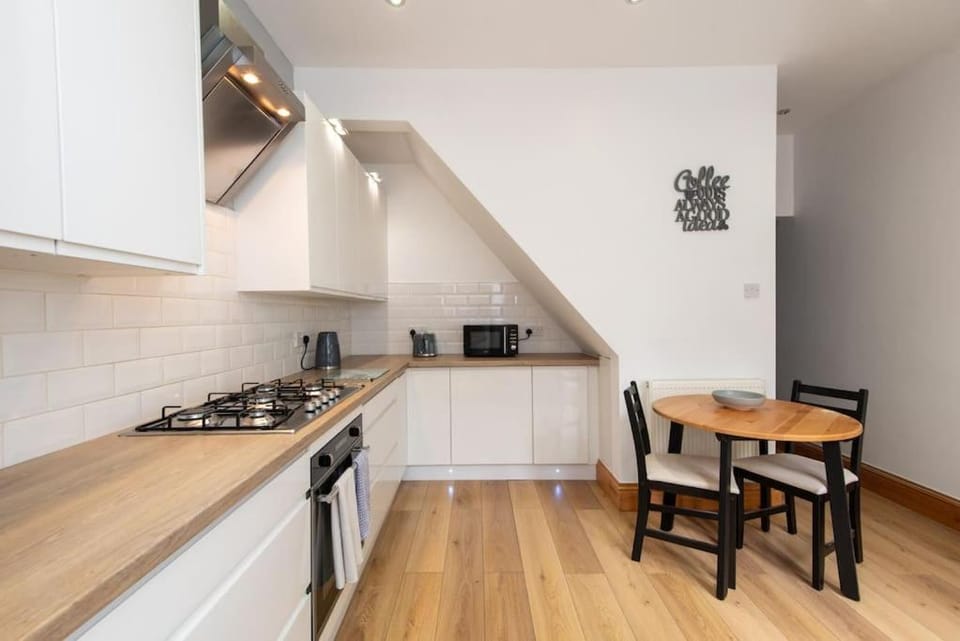 Coffee/tea facilities, Kitchen or kitchenette, Dining area, minibar, pet friendly, stove, toaster