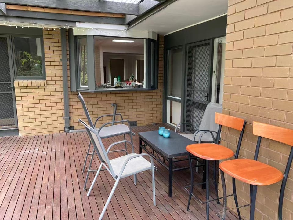 Serene 4Bed2Bath House w Parking Near Mornington Peninsula House in Frankston
