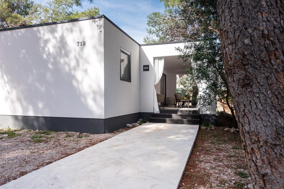 Property building, Day, Garden