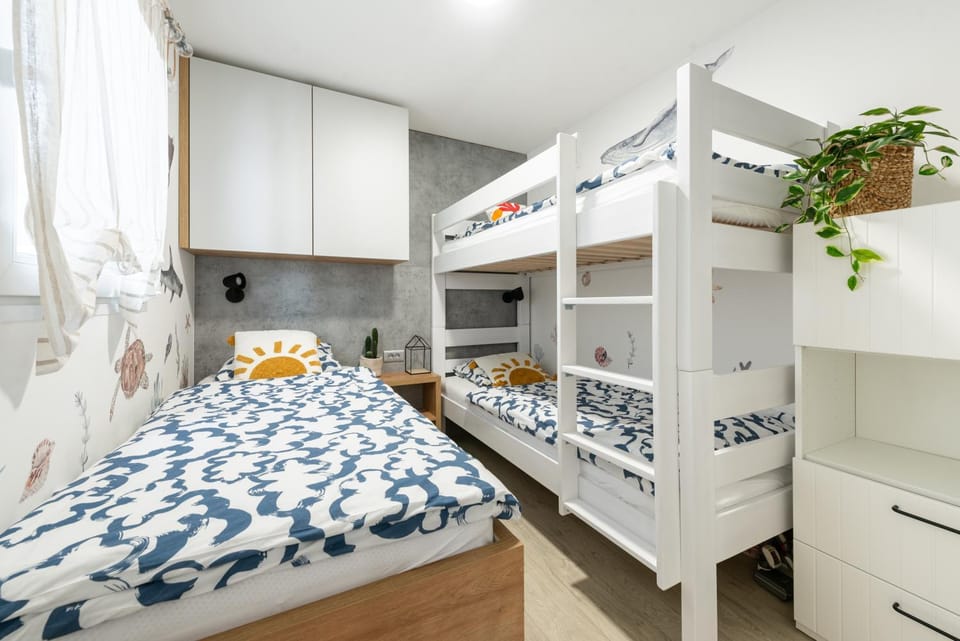 Bed, Bedroom, bunk bed