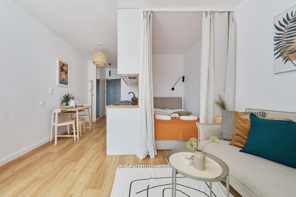 Bed, TV and multimedia, Kitchen or kitchenette, Living room, Photo of the whole room, Seating area, Dining area, Bedroom