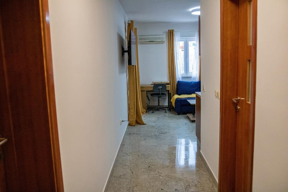 Living room, air conditioner