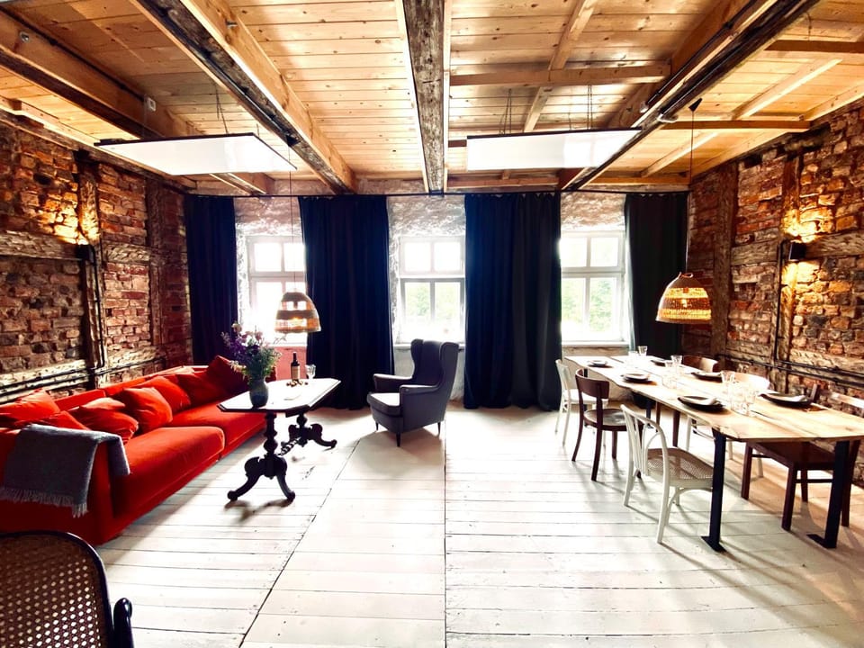 Photo of the whole room, Seating area, Dining area, Bedroom, flat iron