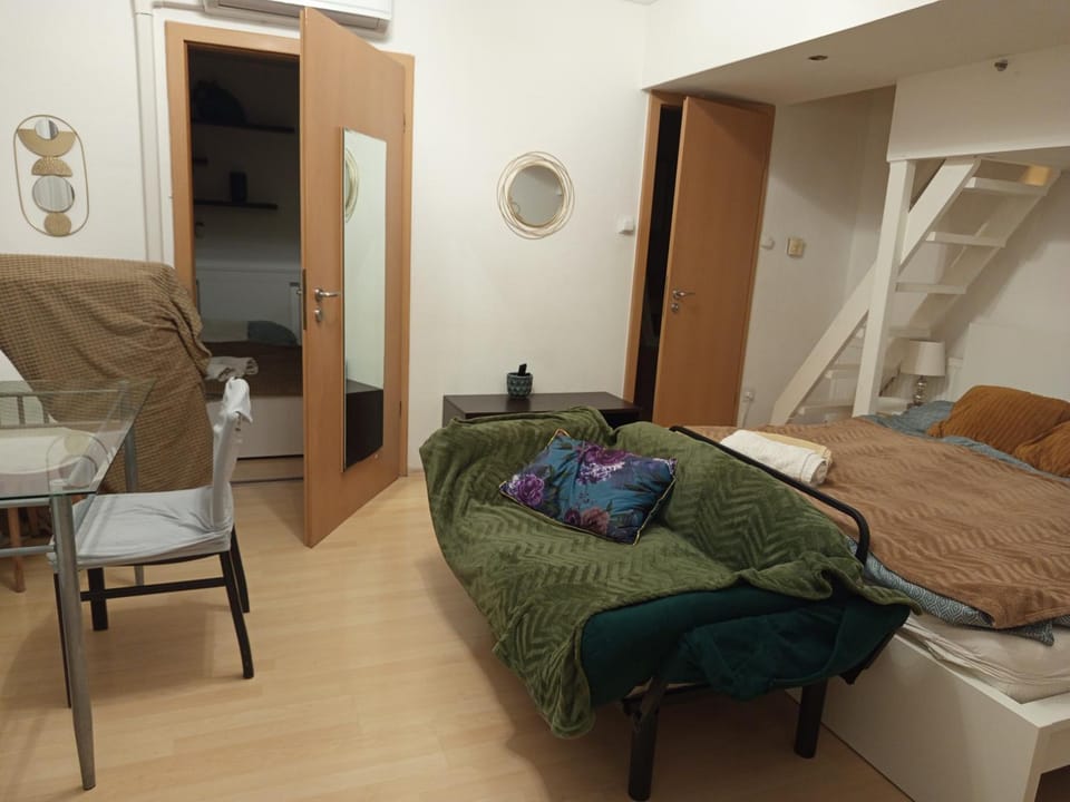 Trendy 2 Room Flat near Corvin Mall with Garage Apartment in Budapest
